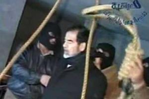 Веревка, затянувшаяся на шее Саддама Хусейна, стала предметом торгов