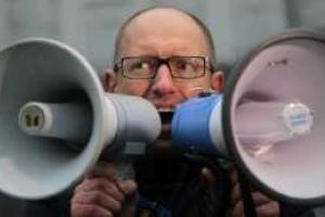 Томенко:  Яценюк исповедует идеологию дерзкого популизма