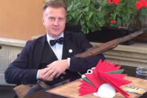 Антин Мухарский рассказал в своей автобиографической книге, как мучился с женой