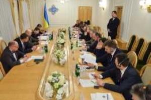 Секретарь СНБО Александр Турчинов провел встречу с делегацией Европарламента