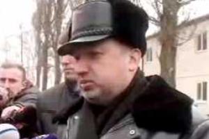 Турчинов: мы понимаем, с кем имеем дело