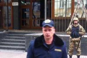 Здание "Укрнафты" по приказу Коломойского превращают в "крепость"