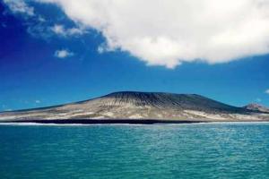 Новый остров "вырос" в Тихом океане  