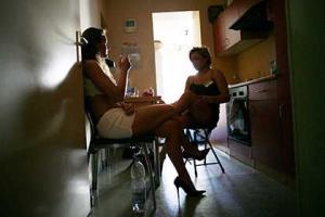 В конкурсе на вакансию испытателя берлинских борделей могут участвовать только люди с высшим образованием