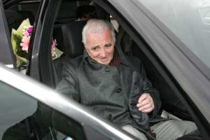 Французский шансонье лично встретился с бабушкой-поклонницей в Москве