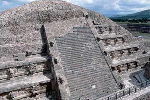 Мексиканские археологи продолжают поиски могилы царя заброшенного города Теотиуакана