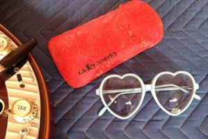 Из музея умыкнули знаменитые очки Элтона Джона