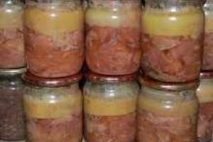 Две поварихи пытались стянуть продукты из воинской части в Мариуполе 