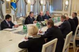 Президент провел встречу с представителями в рабочих подгруппах Трехсторонней контактной группы