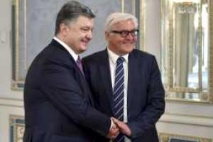 Порошенко на встрече со Штайнмайером обсудил ситуацию в Донбассе 