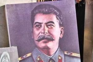 Марина Шаповалова: Обескровленная и изнасилованная страна покорно лежала у ног Сталина-победителя