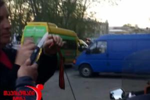 В Тбилиси байкерам из России пришлось снять "украшения" со своих железных коней
