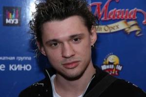 Скандальный проект "Дом-2" разбил семью солиста группы "Корни"