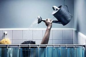 Власти Киева требуют вернуть в дома киевлян горячую воду