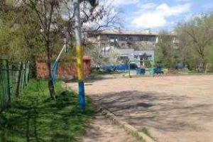 Донецкие патриоты окрашивают город в "украинские" цвета