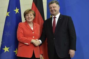 Порошенко и Меркель обсудили подготовку к саммиту "Восточного партнерства" в Риге