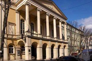 Жизненная трагедия на сцене львовского драмтеатра: люди вместе со сценой провалились в оркестровую яму