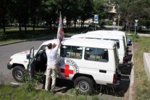 Красный Крест в зоне АТО помогает в эвакуации раненых и снабжает больницы медикаментами