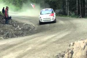 Смертельное ралли: в Карелии во время автогонки была сбита женщина-зритель