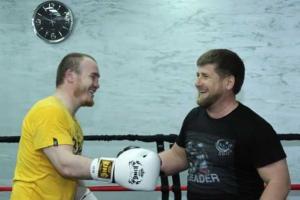 Партнер по спаррингу переломал ребра Рамзану Кадыру