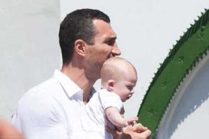 В Киево-Печерской Лавре прошло таинство крещения дочери Владимира Кличко