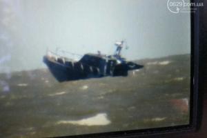 На глазах отдыхающих подорвался и затонул пограничный катер Мариупольского отряда морской охраны