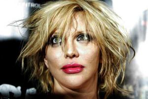 Опасное приключение американской певицы Кортни Лав в Париже