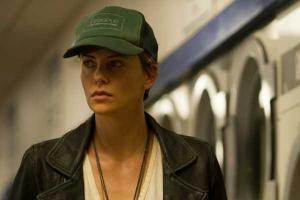 В Сети выложили трейлер к новой остросюжетной драме с Шарлиз Терон