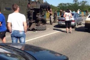 ДТП под Харьковом: военная машина чудом не улетела в пропасть
