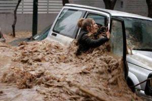 Шокирующая фотоподборка: трагические последствия наводнения в Тбилиси