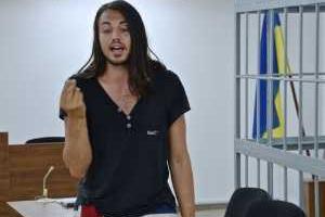 Задержанный участник мужского Femen грозит пойти по стопам Савченко и отказаться от еды