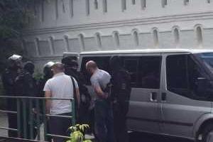 В центре российской столицы расстрелянный Mercedes уходил от погони