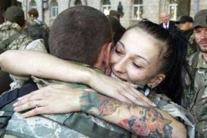 Бойцы "Азова": Женщина – это боевая подруга мужчины-воина, ее назначение – неотступно следовать за ним
