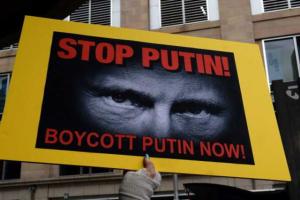 Политолог: до осени Путин и его окружение должны будут сделать какой-то политический выбор своей судьбы