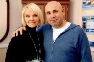 Кто-то очень невзлюбил Валерию и ее мужа: обстреляны окна квартиры