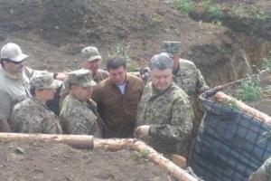 Порошенко: Линии обороны строит вся Украина