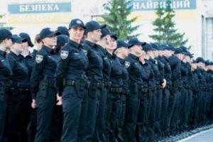 В Киеве на патрульных полицейских напал дебошир с ножом