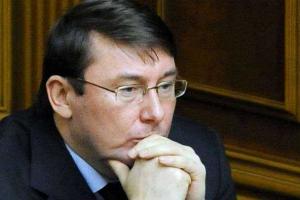 Луценко "не сжег последний мост": окончательное решение об отставке он озвучит через неделю