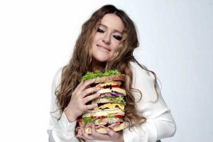 Поклонники Могилевской в легком шоке от нового клипа певицы