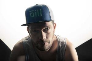 Украинский ведущий и ди-джей уходит добровольцем в армию‏