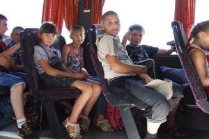 Очередная группа детей из "ДНР" отправилась на оздоровление в Россию