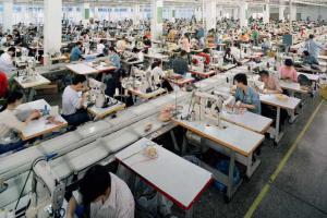 В Китае во время рабочей смены обрушилась обувная фабрика, есть жертвы