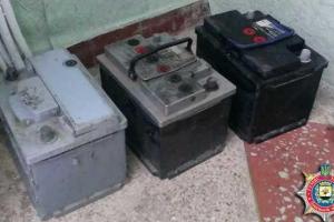 Правоохранители Славянска задержали злоумышленника, кравшего из авто аккумуляторы