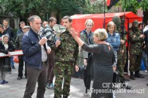 На Тернопольщине представители "Правого сектора" и общественность провели мирную акцию