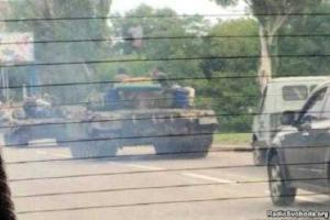 Очевидцы сообщают, что к центру Донецка стягивают танки Т-72