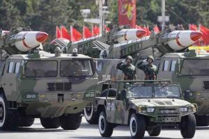 Резкое падение цен на нефть вогнало в "шок" экономику РФ: в стране сократили военные расходы 