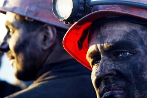 Унижение шахтеров в "ДНР" продолжается: горняки работают в адских условиях за еду