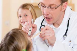 Профилактические медицинские осмотры школьники будут проходить в медучреждениях 