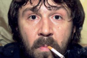 Шнуров: с уважением отношусь к государственным символам, но махать флагом Украины не стал бы