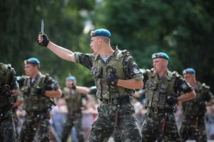 "Голубые береты" ВСУ написали открытое письмо Яценюку: Неужели мы стоим так дешево для вас?